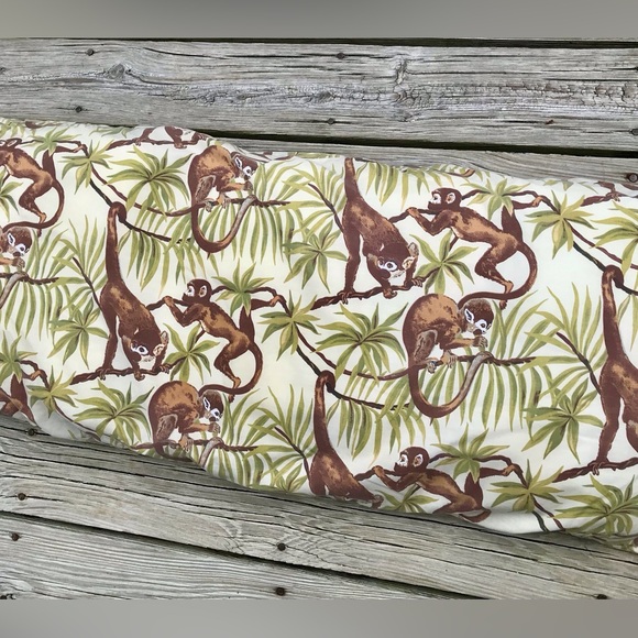 Vintage 90’s Spider Monkey Jungle Leaf Print XL Jumbo Pillow Body Pillow 53”X20” - Picture 4 of 11